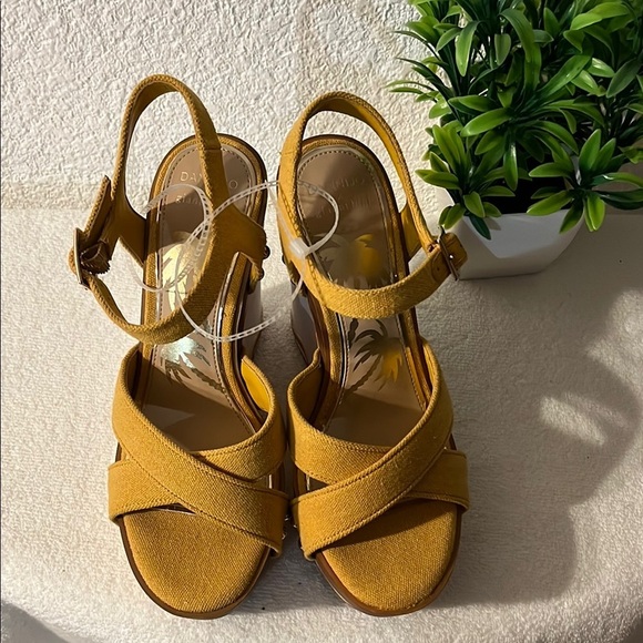 DANNIJO X Gianni bini Yellow Wedge Sandals - Picture 3 of 10